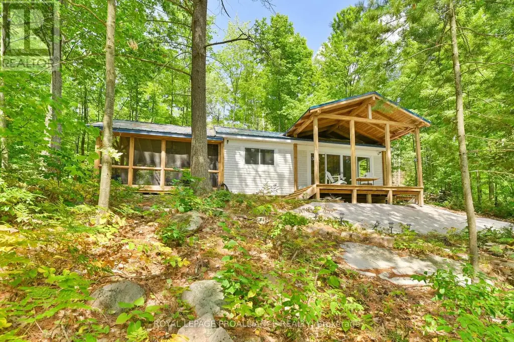 1780 Mazinaw Lake, Frontenac (Frontenac North)